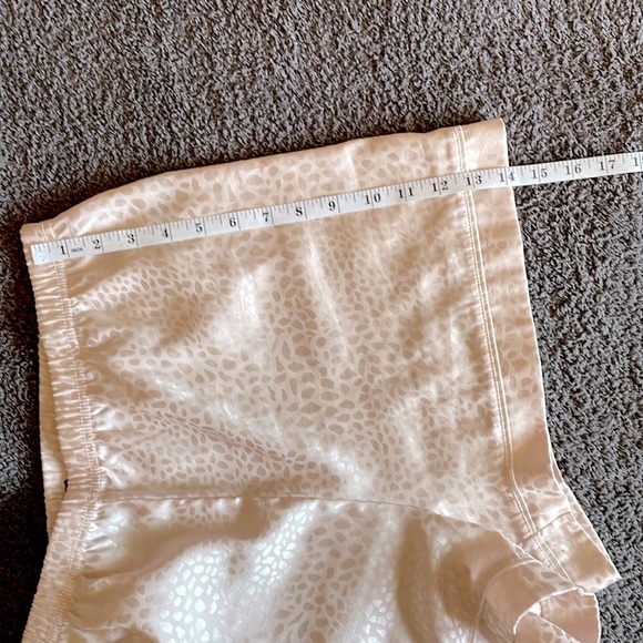 BCBGMaxAzria Pajama Set M 2pc Top Shorts Lounge Sleepwear Women’s - Picture 10 of 12